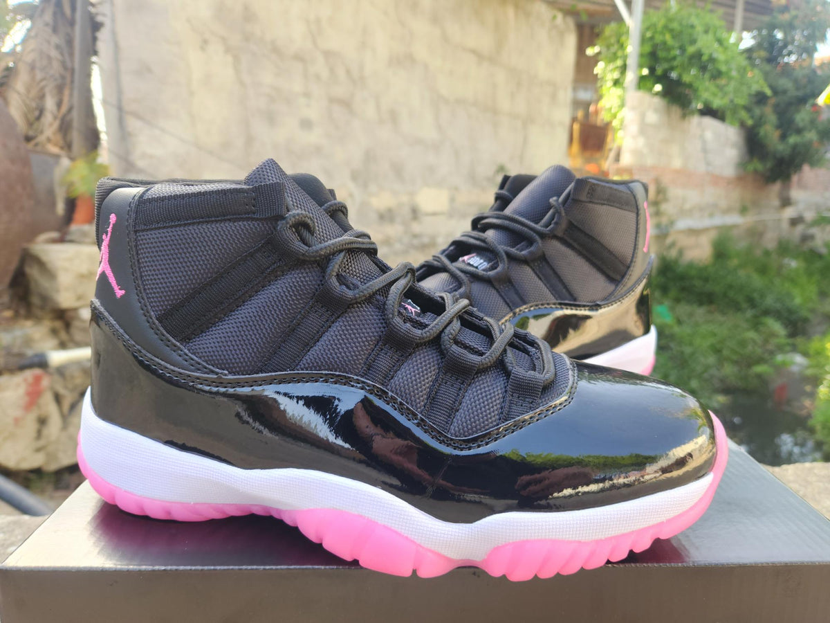 Air Jordan 11 Retro 'Black Rose Red'