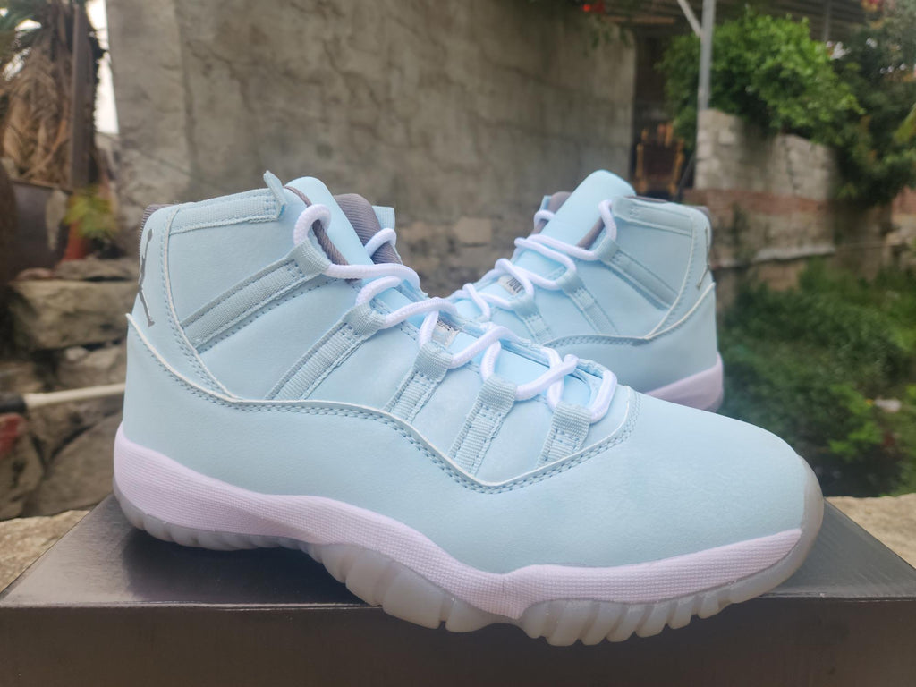 Air Jordan 11 Retro 'Pale Moon'