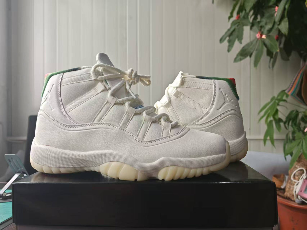 Air Jordan 11 Retro 'Sail Off-White Newsprint Sport Royal'