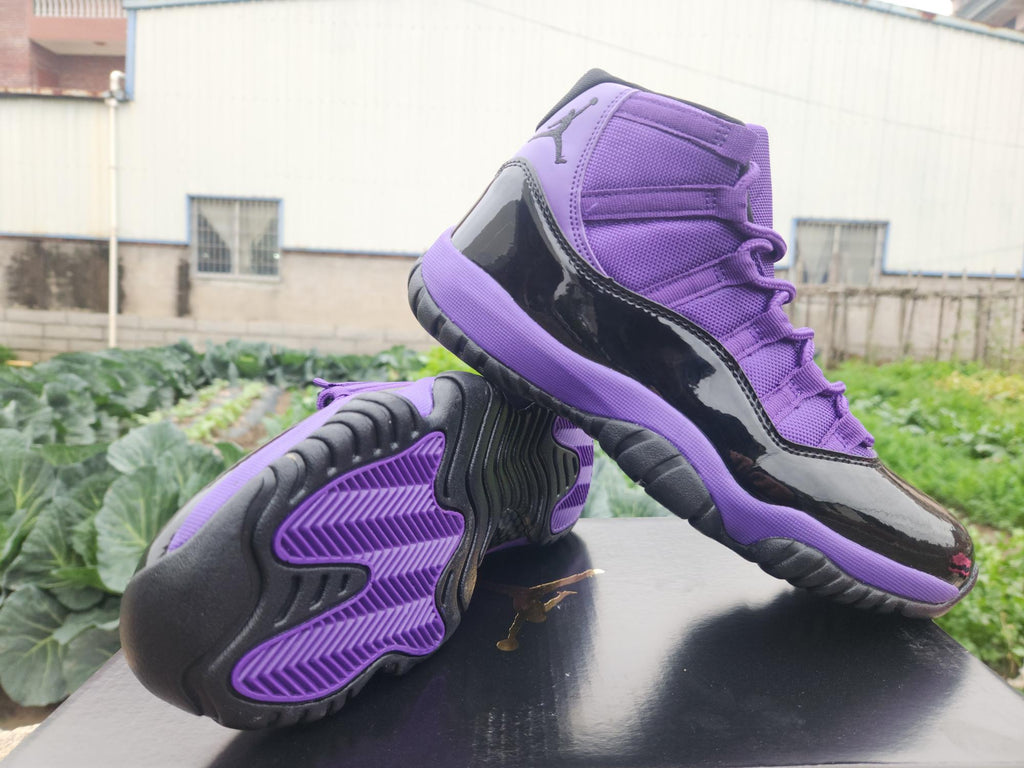 Air Jordan 11 Retro 'Black Purple'