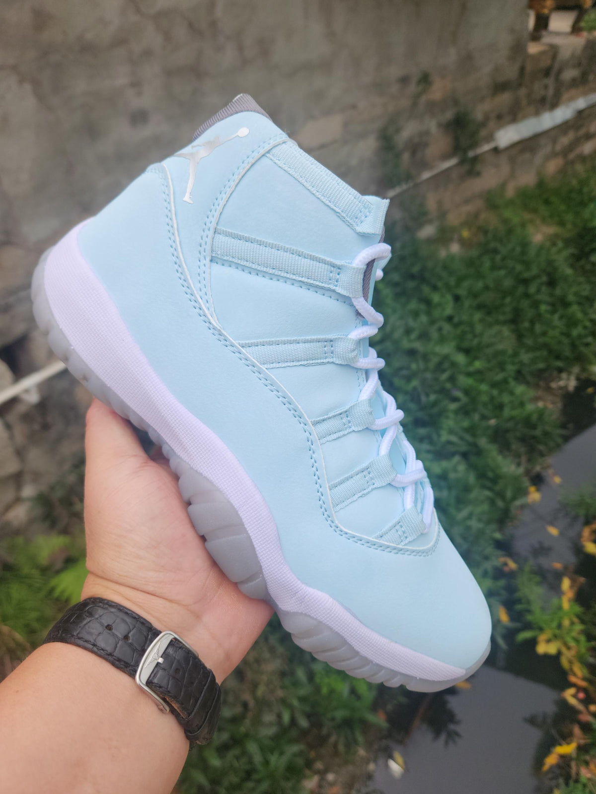 Air Jordan 11 Retro 'Pale Moon'