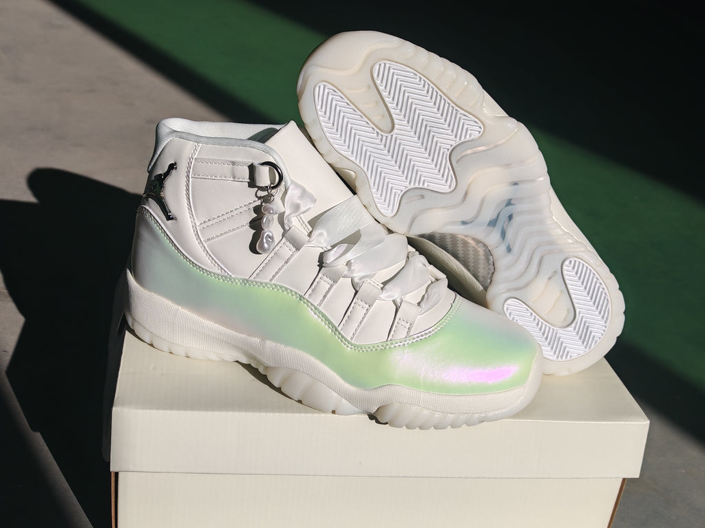 Air Jordan 11 Retro 'Off-White Grey'